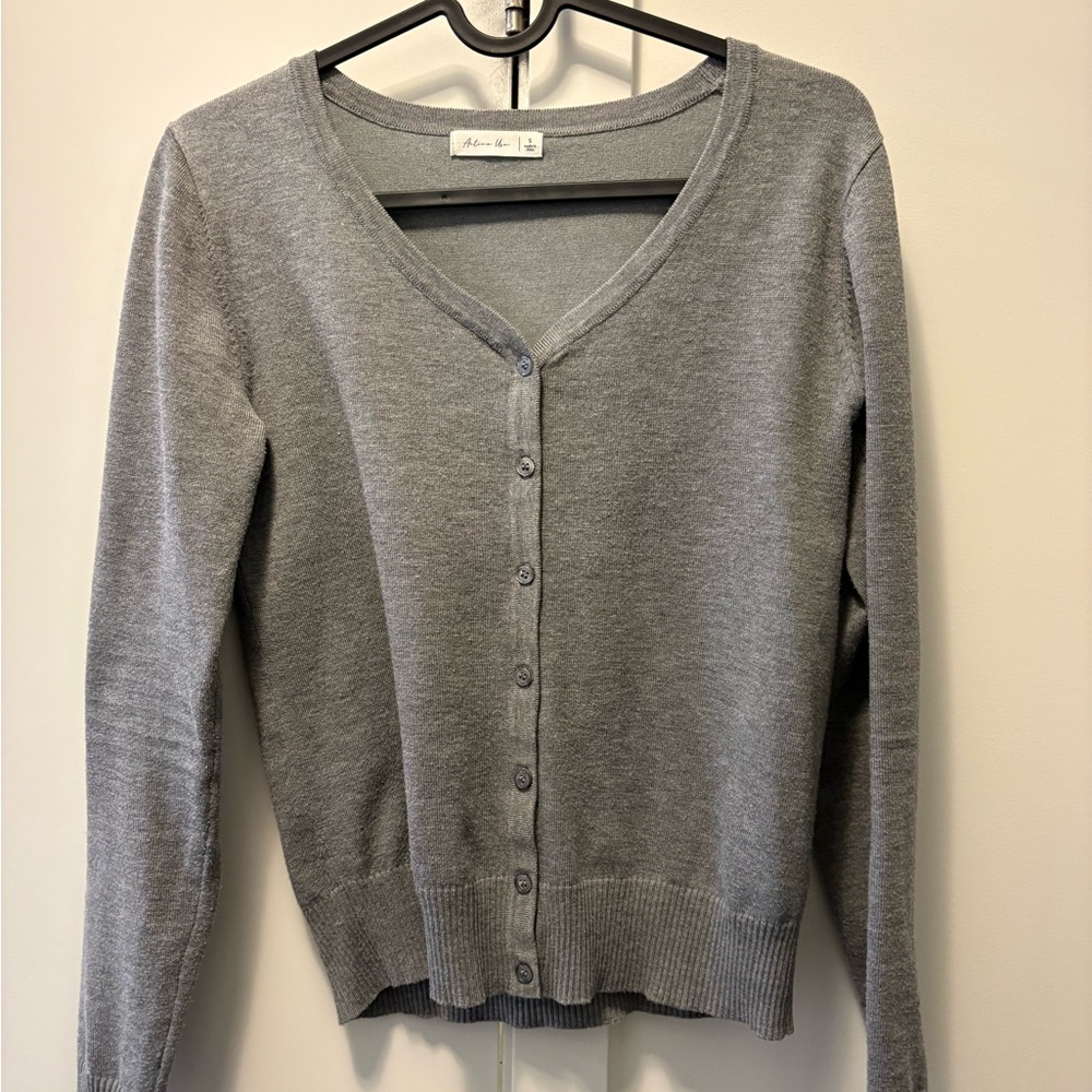 Active USA Gray V-Neck Button Front Cardigan